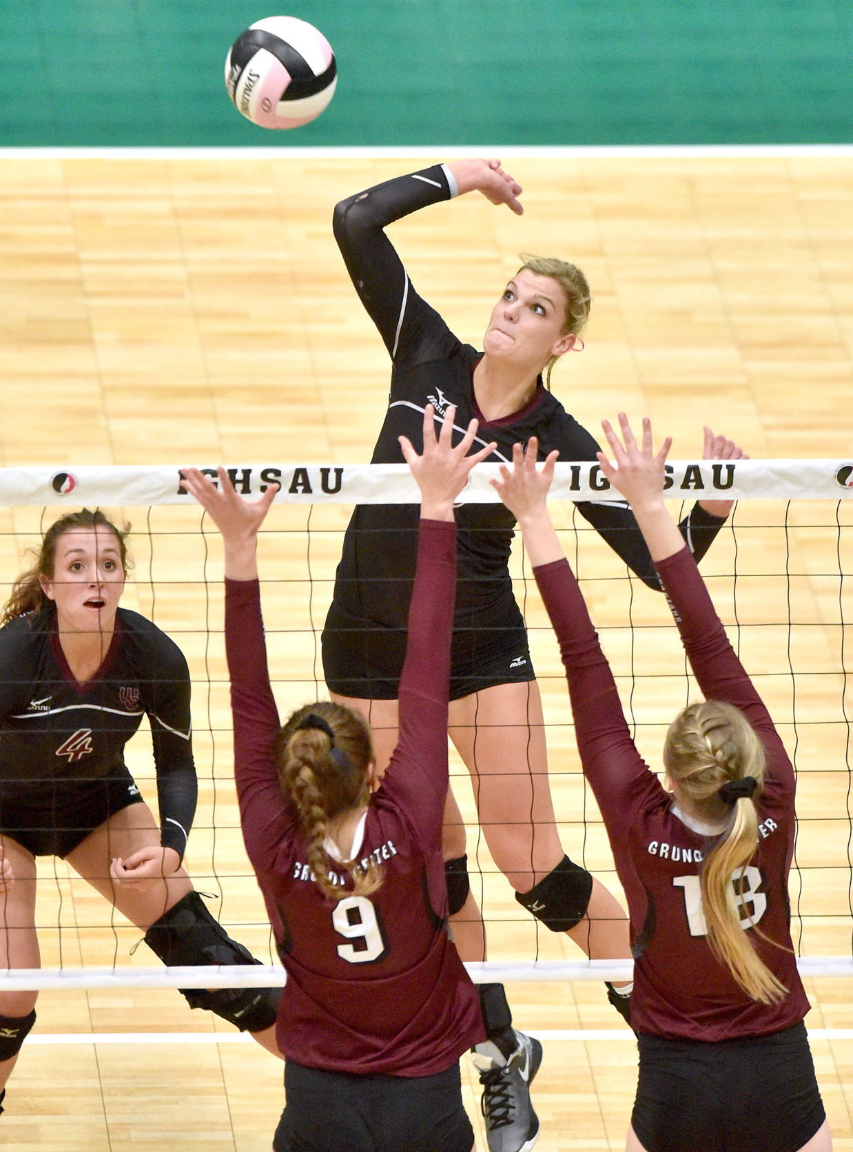 Western Christian vs Grundy Center state volleyball